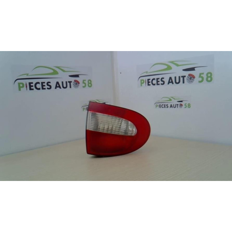 Feu arriere principal gauche (feux) RENAULT MEGANE 1 PHASE 1 d’occasion