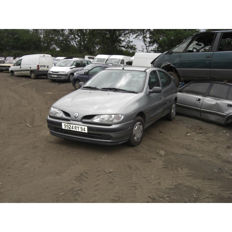 Feu arriere principal gauche (feux) RENAULT MEGANE 1 PHASE 1 d’occasion