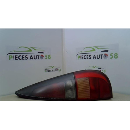 Feu arriere principal droit (feux) RENAULT LAGUNA 1 PHASE 1 BREAK d’occasion