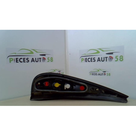 Feu arriere principal droit (feux) RENAULT LAGUNA 1 PHASE 1 BREAK d’occasion