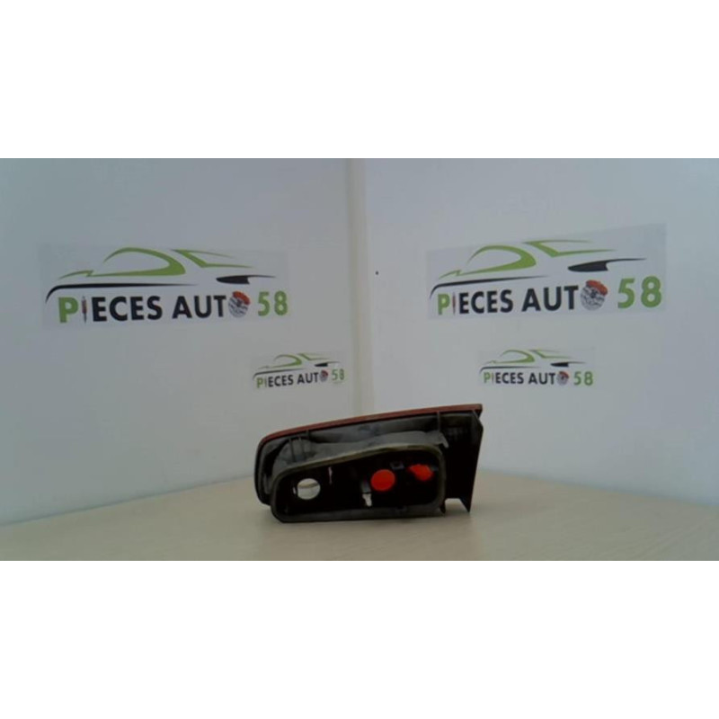 Feu arriere secondaire gauche (feux) RENAULT LAGUNA 2 PHASE 2 d’occasion