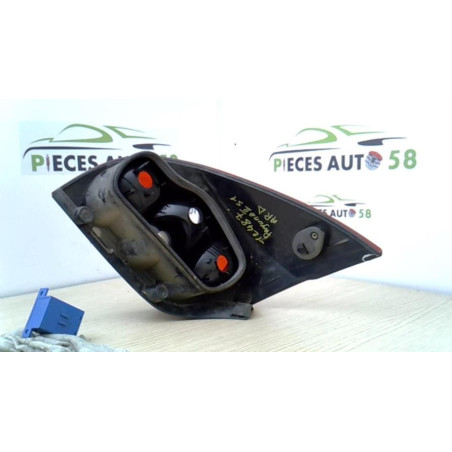 Feu arriere principal droit (feux) RENAULT 1.9 DCI 110 8V d’occasion