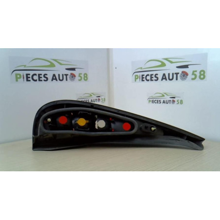 Feu arriere principal droit (feux) RENAULT LAGUNA 1 PHASE 2 BREAK d’occasion