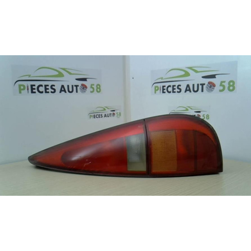 Feu arriere principal droit (feux) RENAULT LAGUNA 1 PHASE 2 BREAK d’occasion