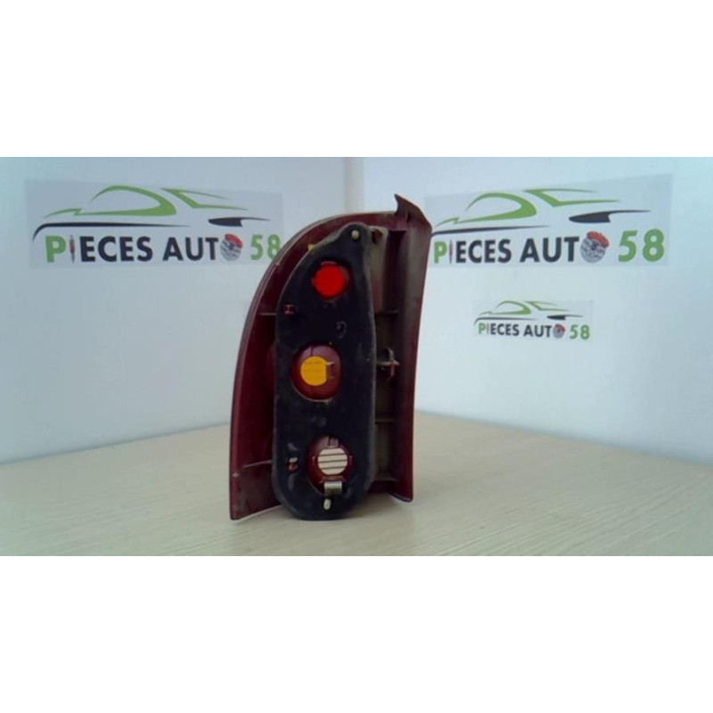 Feu arriere principal droit (feux) RENAULT MEGANE 1 BREAK d’occasion