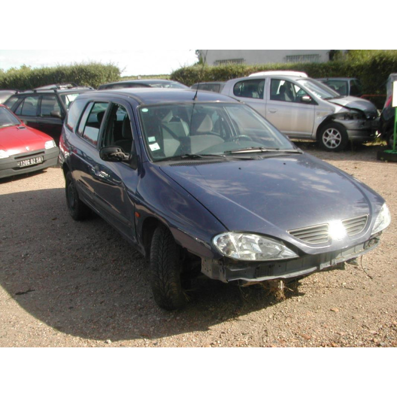 Feu arriere principal gauche (feux) RENAULT MEGANE 1 BREAK d’occasion