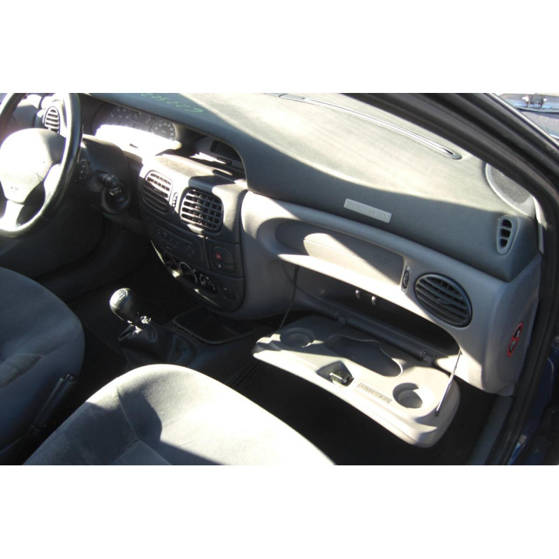 Feu arriere principal gauche (feux) RENAULT MEGANE 1 BREAK d’occasion