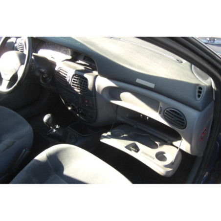 Feu arriere principal gauche (feux) RENAULT MEGANE 1 BREAK d’occasion
