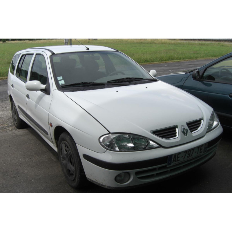 Feu arriere principal droit (feux) RENAULT MEGANE 1 BREAK d’occasion