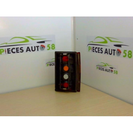 Feu arriere principal droit (feux) CITROEN AXEL d’occasion