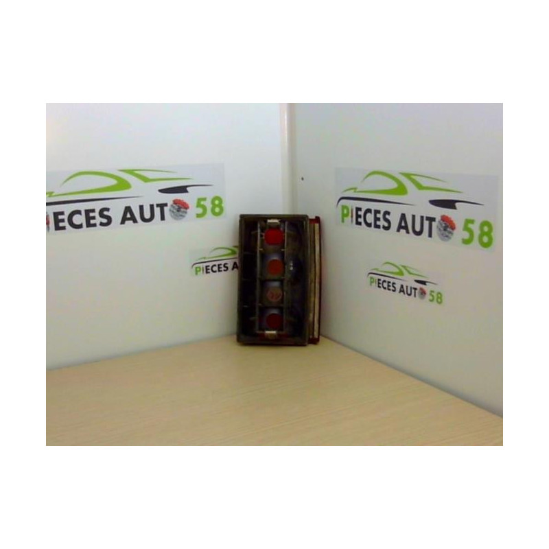 Feu arriere principal droit (feux) CITROEN AXEL d’occasion