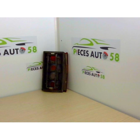 Feu arriere principal droit (feux) CITROEN AXEL d’occasion
