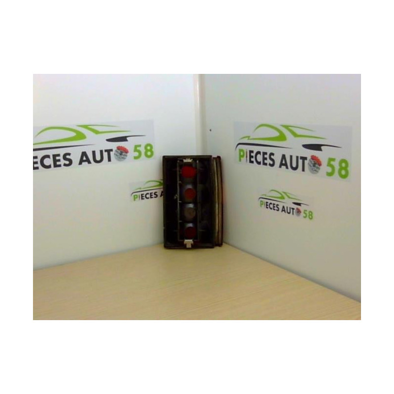 Feu arriere principal droit (feux) CITROEN AXEL d’occasion