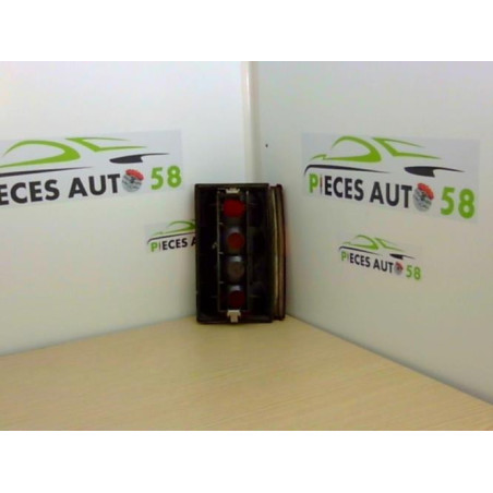 Feu arriere principal droit (feux) CITROEN AXEL d’occasion
