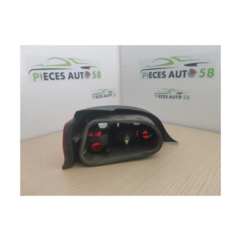 Feu arriere principal droit (feux) CITROEN SAXO PHASE 2 d’occasion