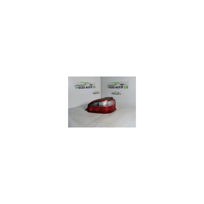 Feu arriere principal droit (feux) CITROEN SAXO PHASE 2 d’occasion