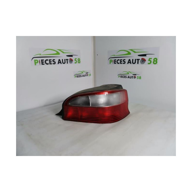 Feu arriere principal droit (feux) CITROEN SAXO PHASE 2 d’occasion