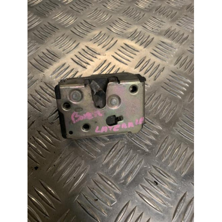Serrure de porte laterale droite PEUGEOT  d’occasion