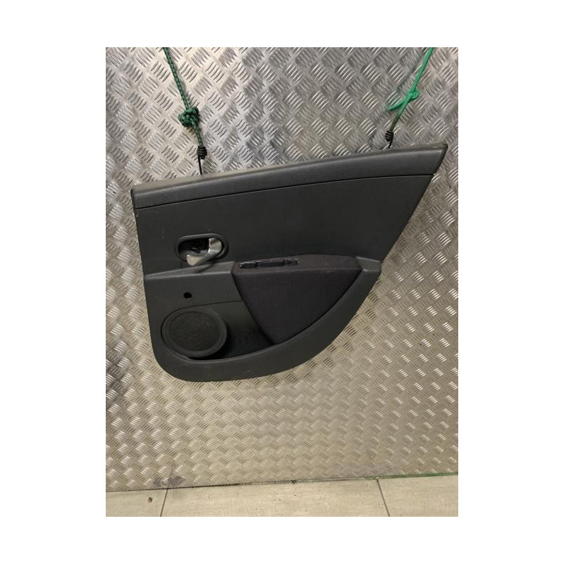 Panneau de porte arriere droit RENAULT CLIO 3 PHASE 1 d’occasion
