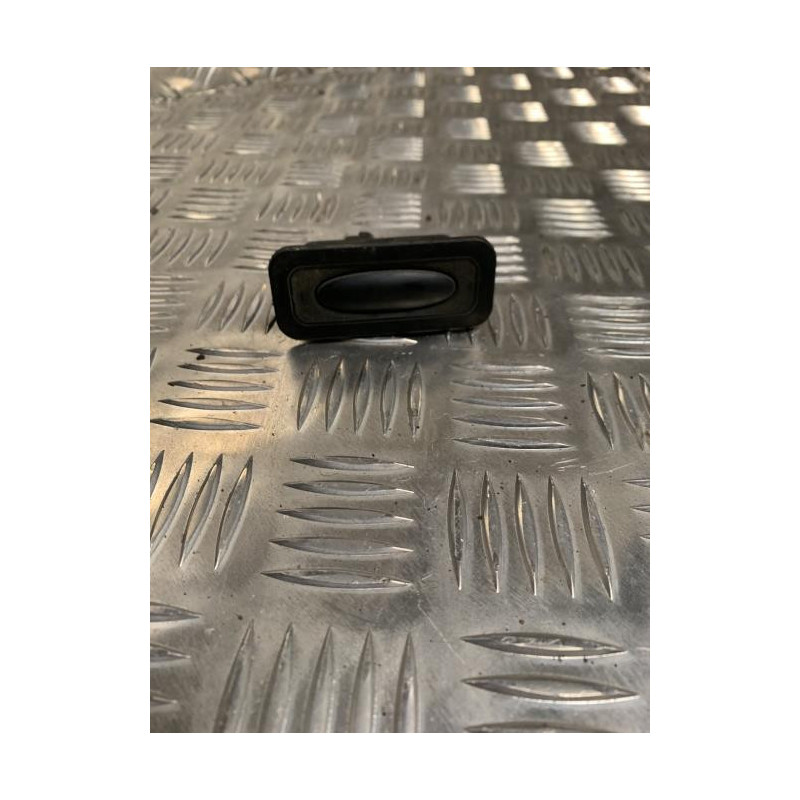 Bouton de coffre RENAULT  d’occasion