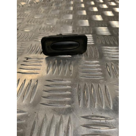 Bouton de coffre RENAULT  d’occasion