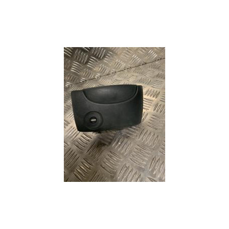 Poignee porte laterale droit RENAULT KANGOO 1 PHASE 1 d’occasion