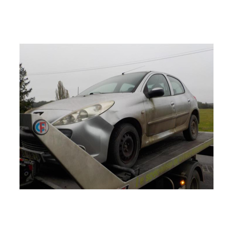 Moyeu avant gauche PEUGEOT 206+ d’occasion