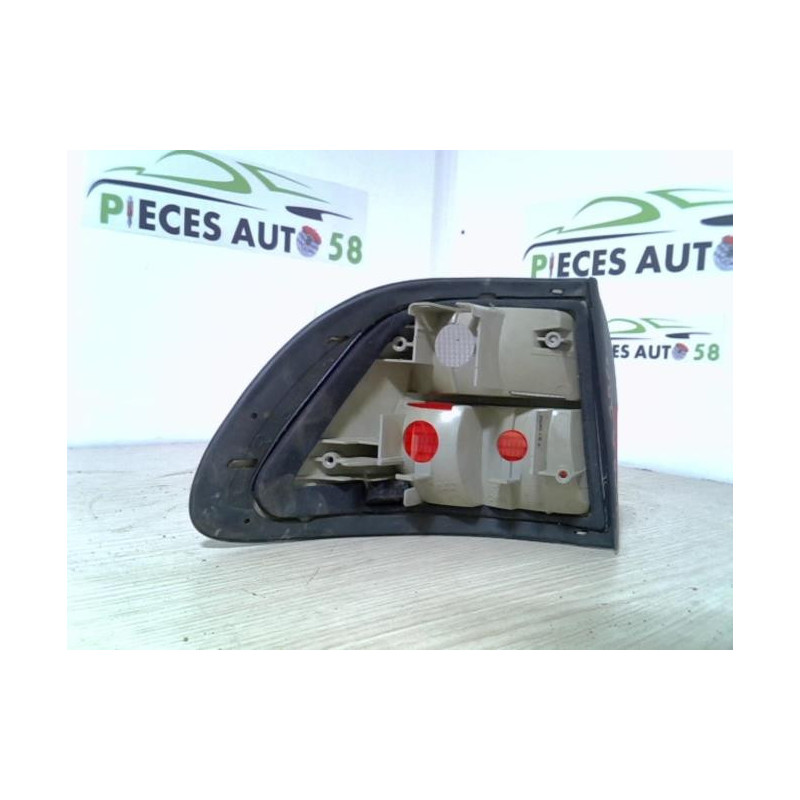 Feu arriere principal droit (feux) OPEL 2.5 TD 130 d’occasion