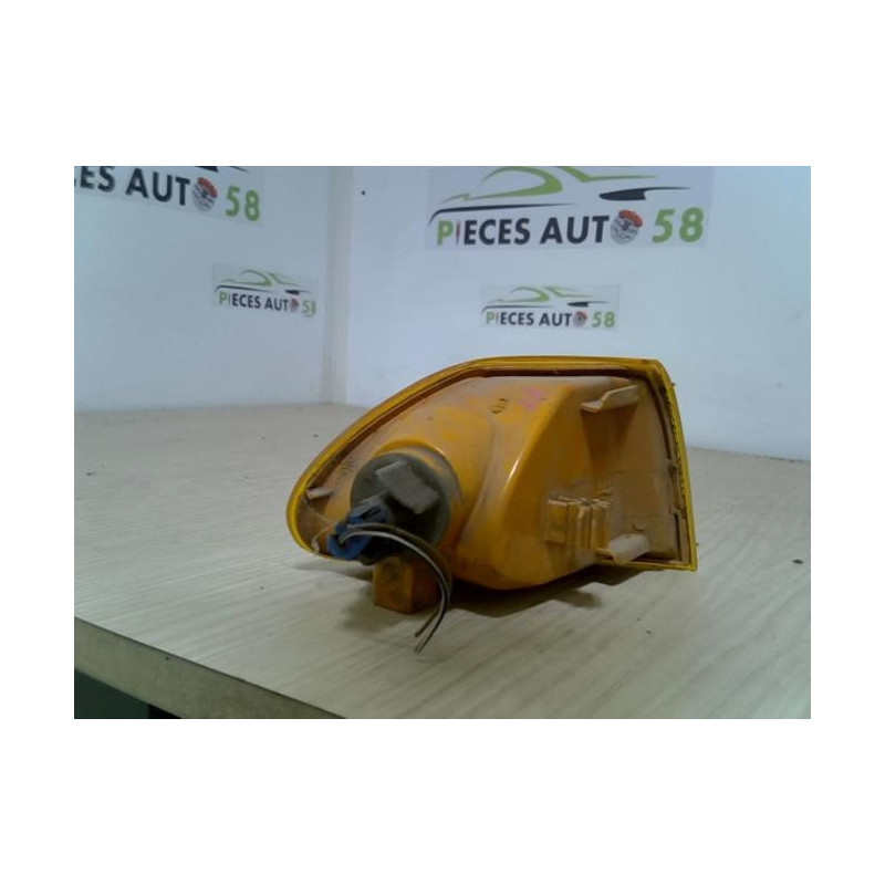 Optique avant secondaire gauche (feux)(clignotant) OPEL 1.7 TD 80 8V d’occasion