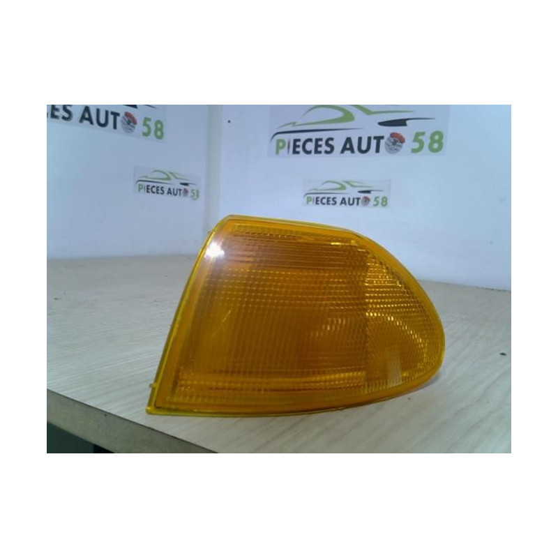 Optique avant secondaire gauche (feux)(clignotant) OPEL 1.7 TD 80 8V d’occasion