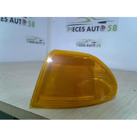 Optique avant secondaire gauche (feux)(clignotant) OPEL 1.7 TD 80 8V d’occasion