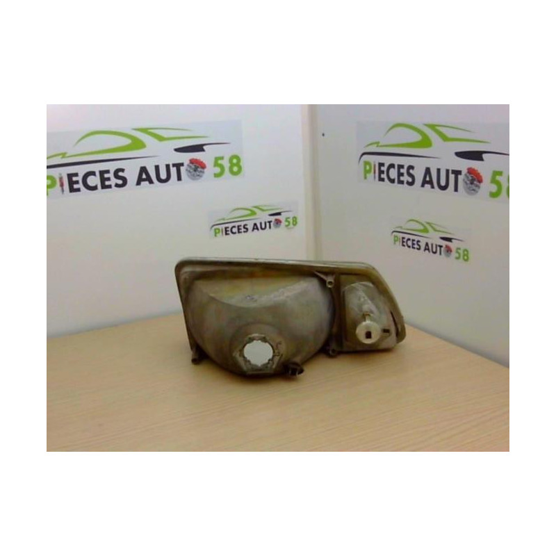 Optique avant principal droit (feux)(phare) CITROEN AXEL d’occasion