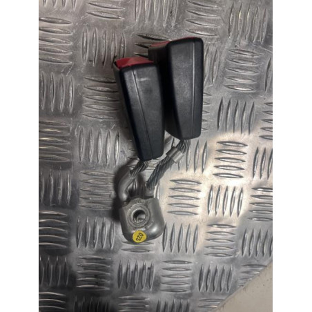 Attache ceinture arriere gauche VOLKSWAGEN  d’occasion
