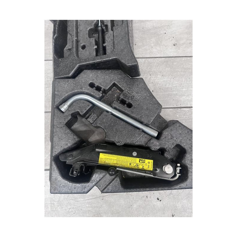 Cric (Ensemble depannage) VOLKSWAGEN  d’occasion