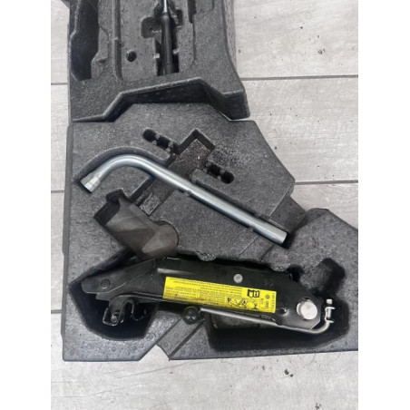 Cric (Ensemble depannage) VOLKSWAGEN  d’occasion