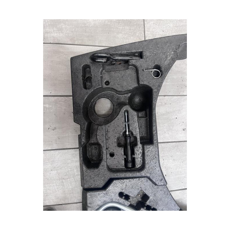 Cric (Ensemble depannage) VOLKSWAGEN  d’occasion