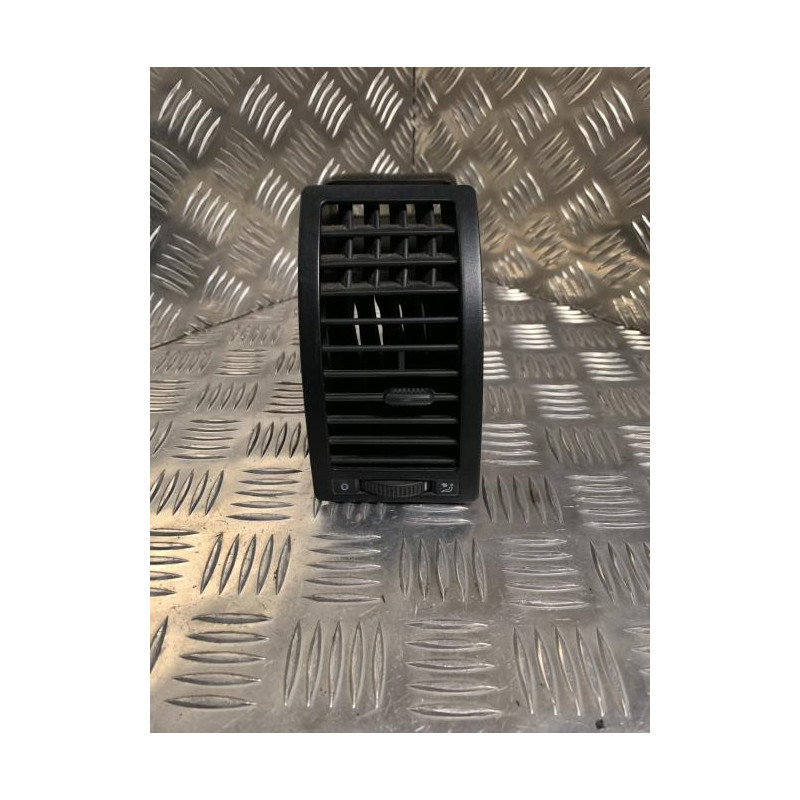 Aerateur tableau de bord avant droit VOLKSWAGEN POLO 4 PHASE 1 d’occasion