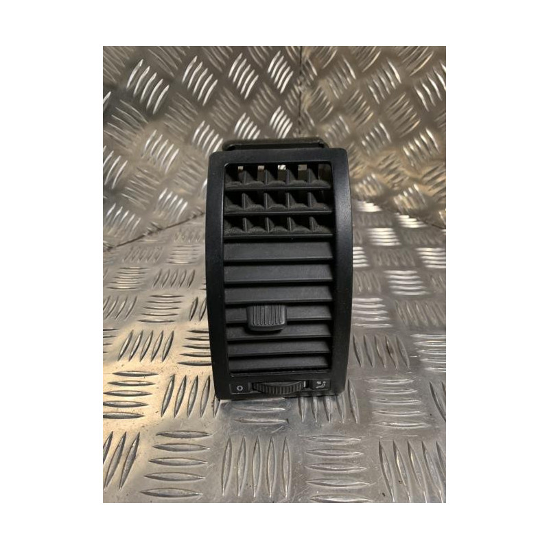 Aerateur tableau de bord avant gauche VOLKSWAGEN POLO 4 PHASE 1 d’occasion