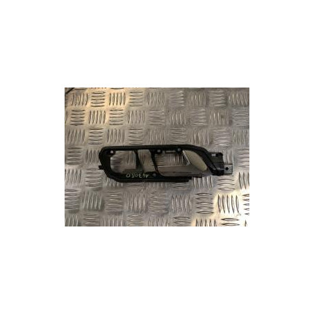 Poignee interieur avant droit VOLKSWAGEN POLO 4 PHASE 1 d’occasion