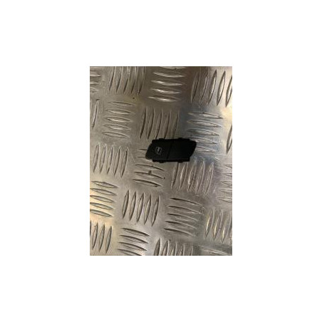 Interrupteur de leve vitre avant droit VOLKSWAGEN POLO 4 PHASE 1 d’occasion