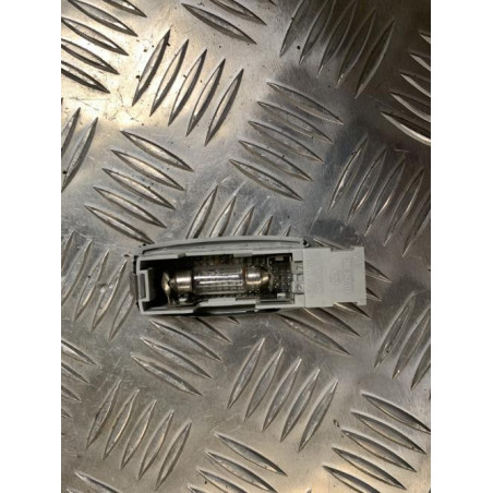 Eclairage de plafonnier VOLKSWAGEN POLO 4 PHASE 1 d’occasion
