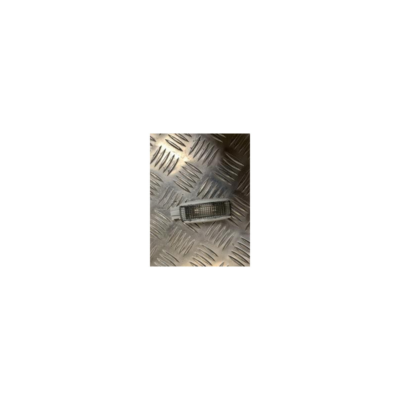Eclairage de plafonnier VOLKSWAGEN POLO 4 PHASE 1 d’occasion