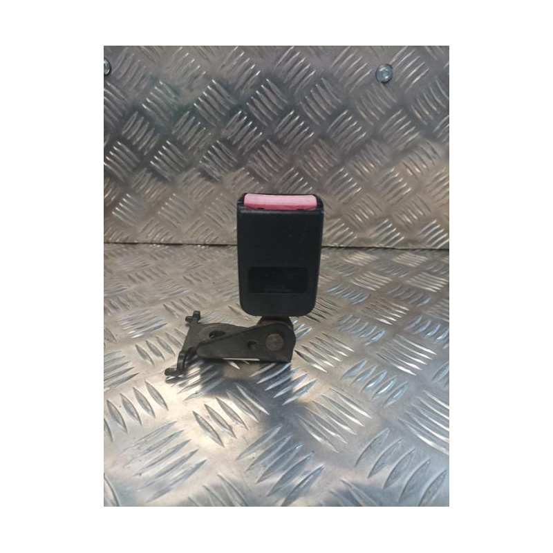 Attache ceinture arriere droit RENAULT MEGANE 2 PHASE 1 d’occasion