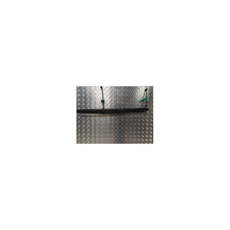 Baguette de porte avant droite RENAULT CLIO 2 PHASE 2 d’occasion