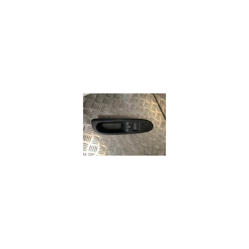 Interrupteur de leve vitre avant droit RENAULT CLIO 2 CAMPUS PHASE 1 d’occasion