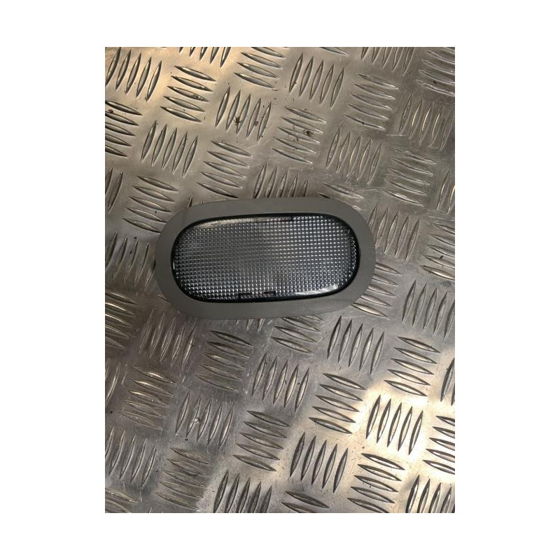 Eclairage de plafonnier RENAULT CLIO 2 CAMPUS PHASE 1 d’occasion
