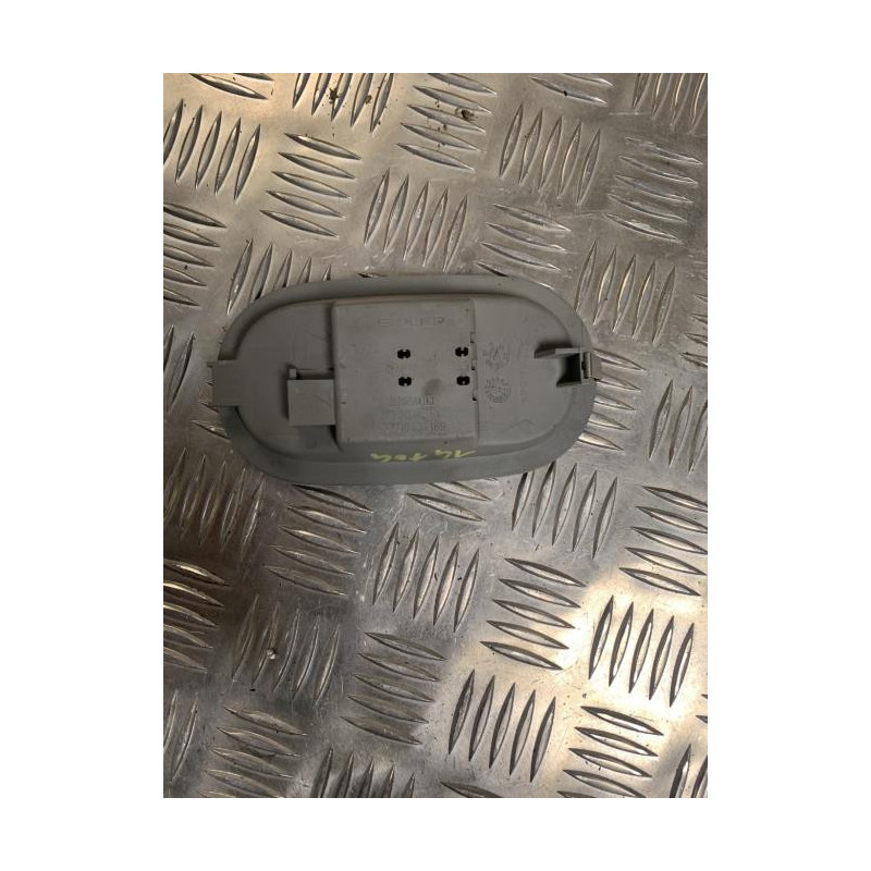 Eclairage de plafonnier RENAULT CLIO 2 CAMPUS PHASE 1 d’occasion