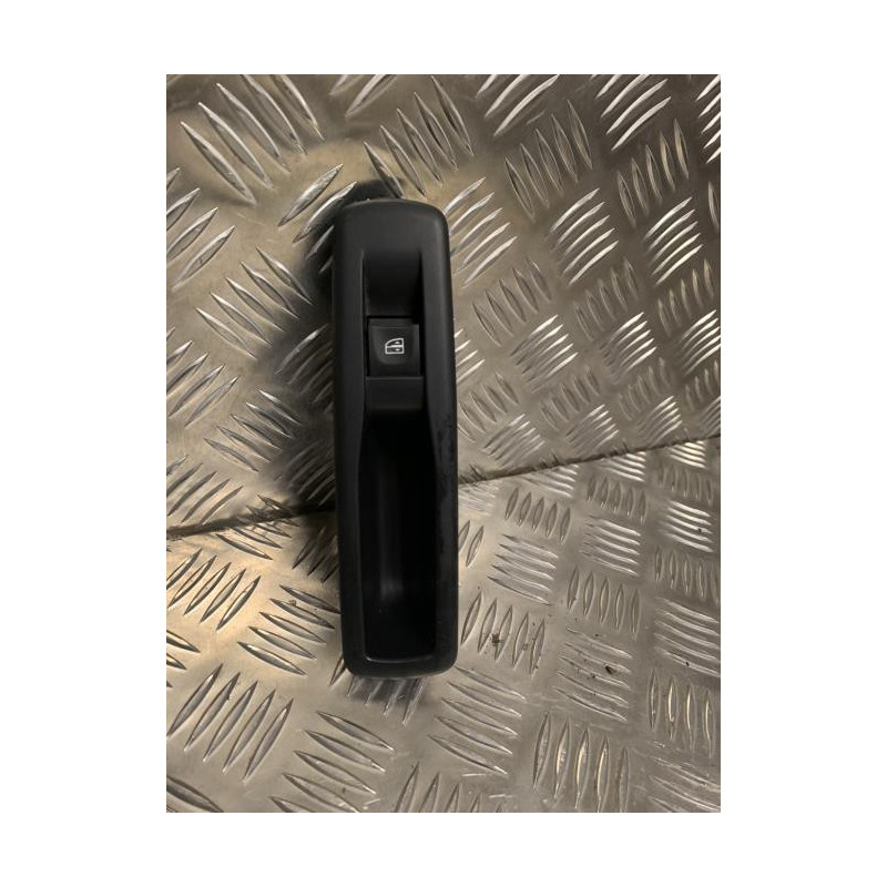 Interrupteur de leve vitre arriere droit RENAULT SCENIC 3 PHASE 1 d’occasion