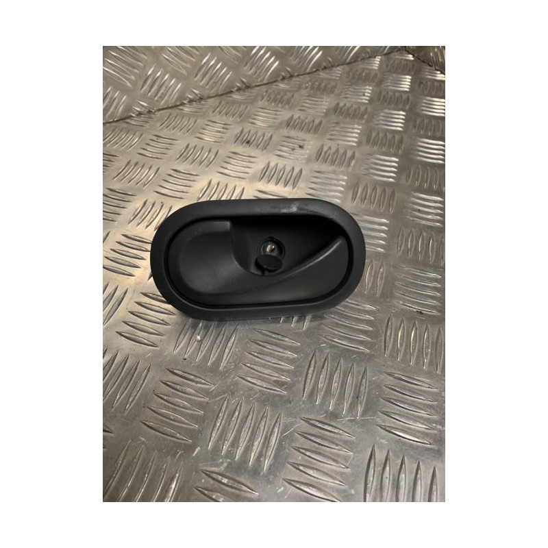 Poignee interieur arriere gauche RENAULT SCENIC 2 PHASE 1 d’occasion