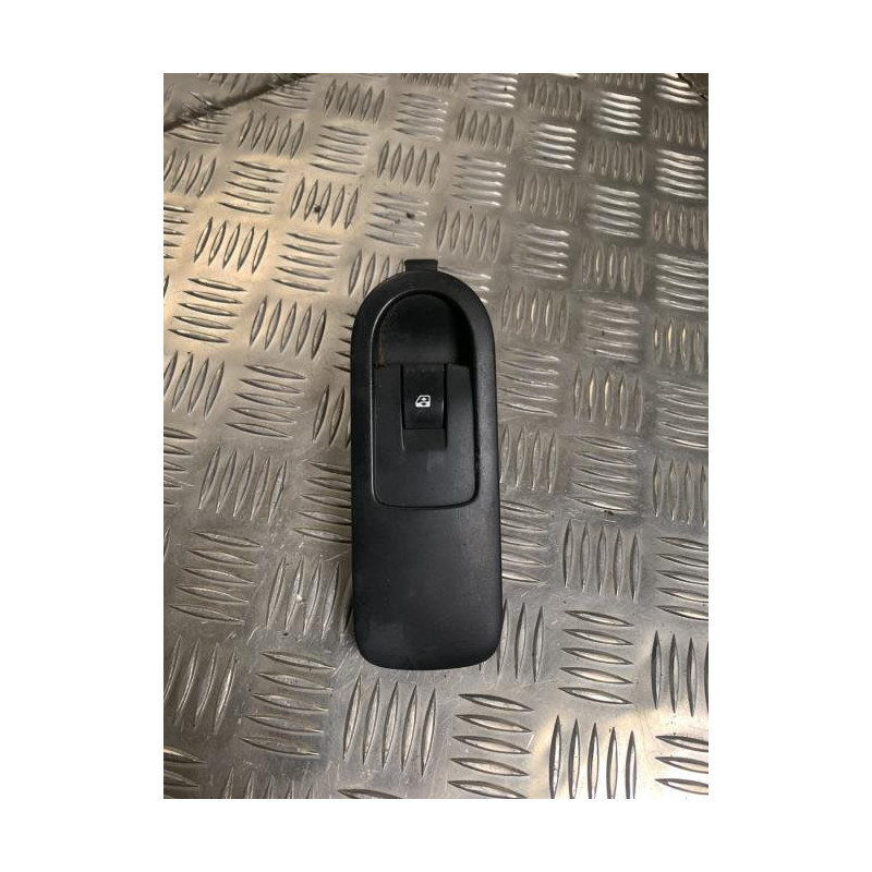 Interrupteur de leve vitre avant droit RENAULT SCENIC 2 PHASE 1 d’occasion